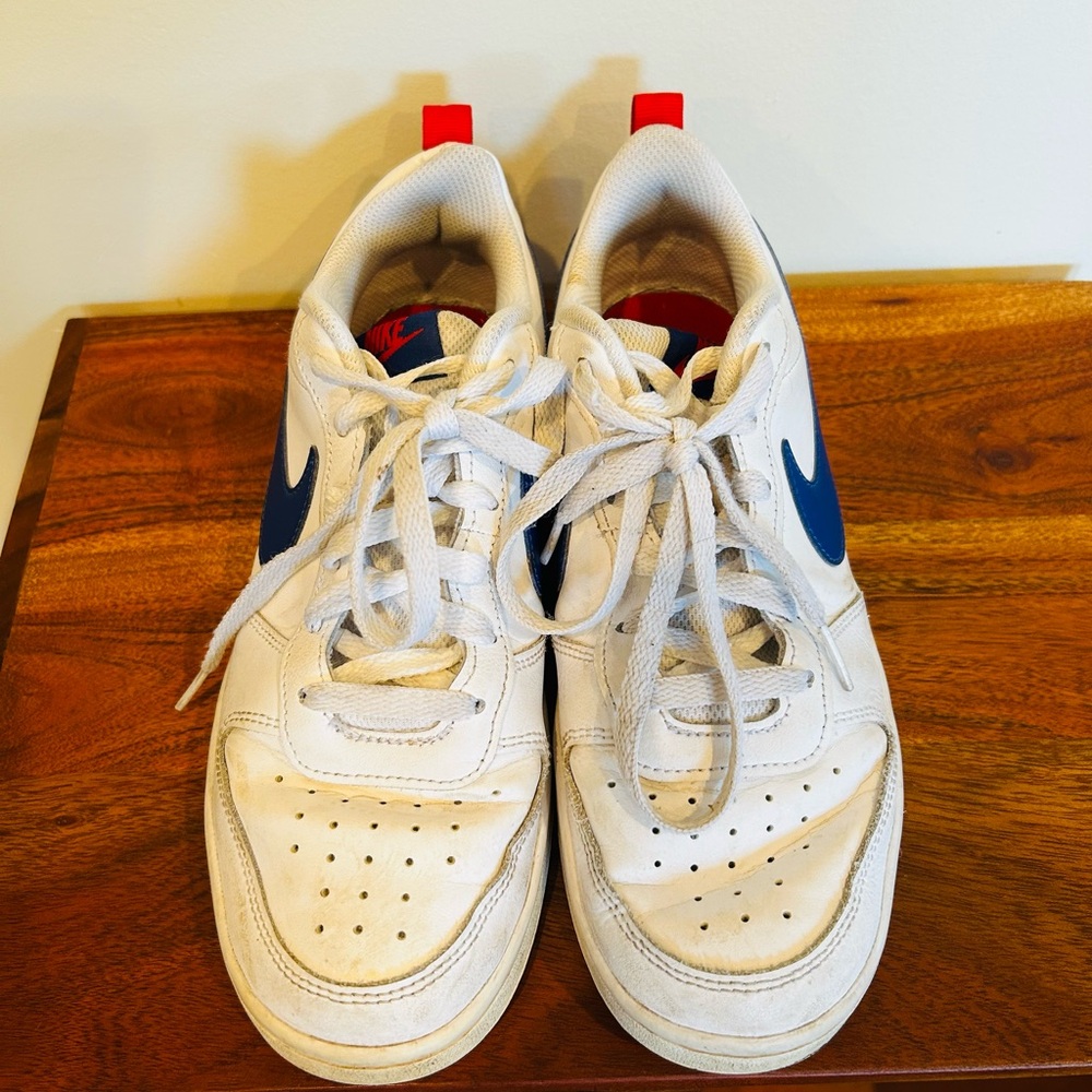 Nike ‘All Day Play’ Boys sz7 sneaker. Kids White and Navy Sneakers